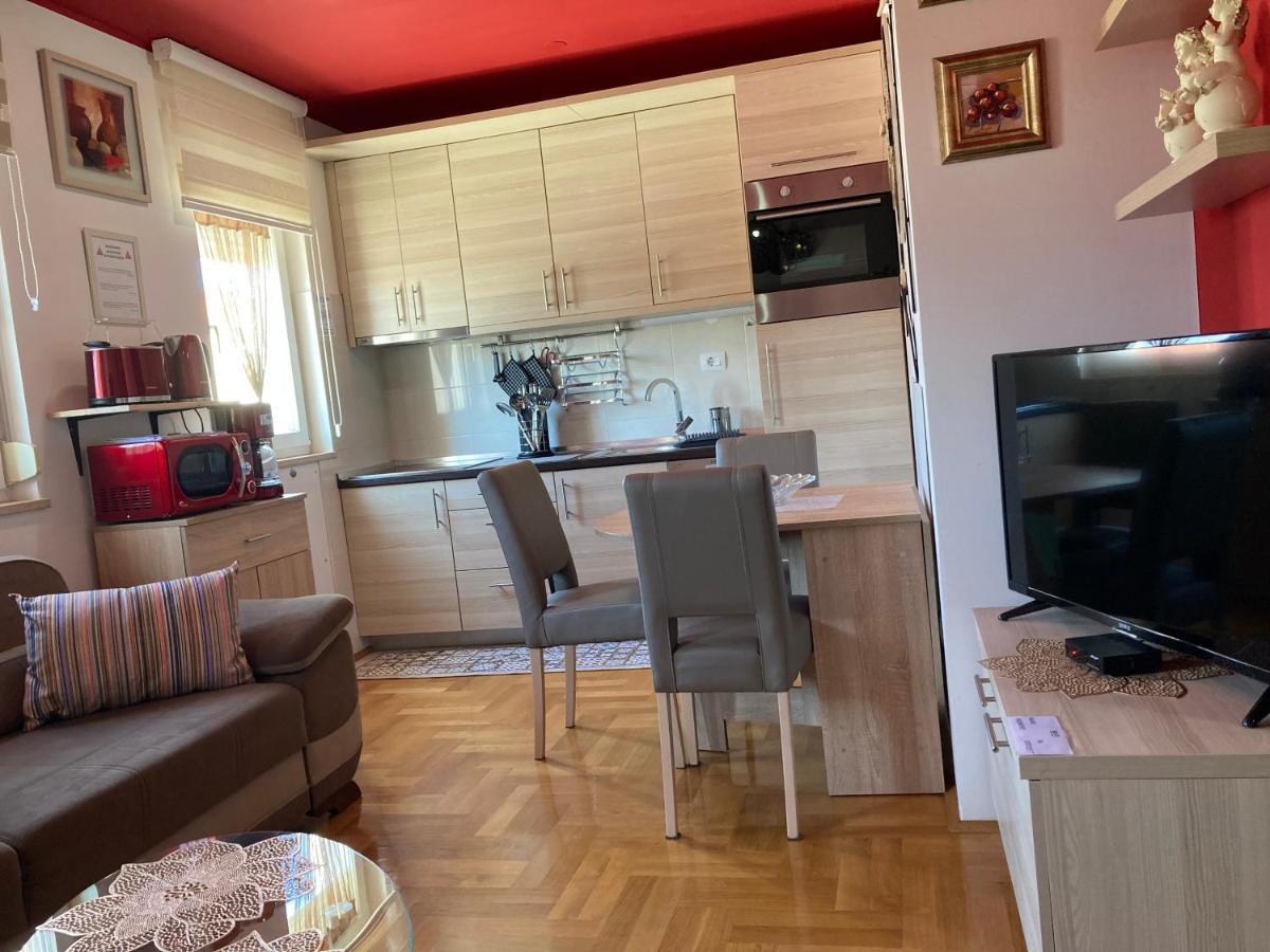 Apartment Capriati With Parking Garage Умаг Екстер'єр фото